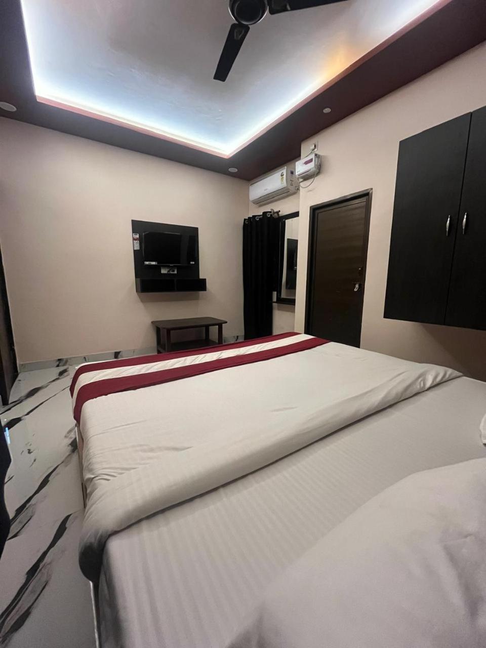 Hotel Shiv Mangalam Near Kashi Vishwanath Tample Varanasi Exterior foto